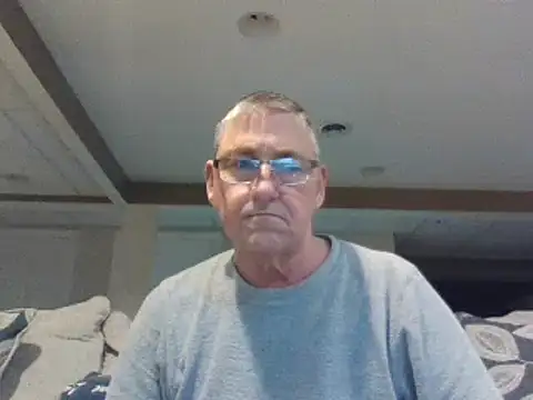 Snapshot of takeitall101 chatting on January 1, 2025, 11:18 pm takeitall101 online show from January 1, 2025, 11:18 pm