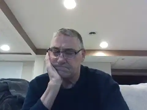 Snapshot of takeitall101 chatting on December 8, 2024, 4:07 pm takeitall101 online show from December 8, 2024, 4:07 pm