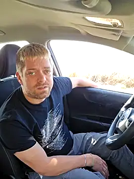 Snapshot of Trucker_Hunter chatting on February 21, 2025, 12:06 pm Trucker Hunter online show from February 21, 2025, 12:06 pm