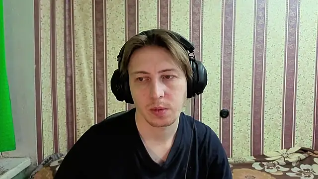 darienlarge online show from December 19, 2025, 4:27 am