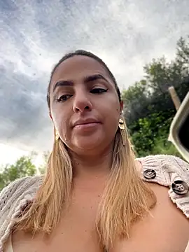 Snapshot of sammyqueenx21 chatting on June 17, 2026, 11:42 am sammyqueenx21 online show from June 17, 2026, 11:42 am