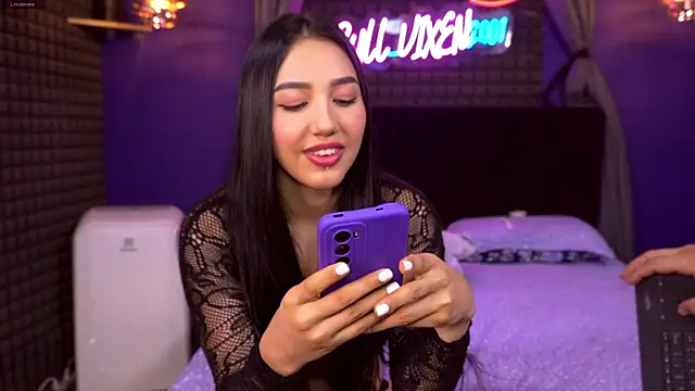 Snapshot of bull_vixen2001 chatting on June 16, 2026, 10:48 am bull vixen2001 online show from June 16, 2026, 10:48 am