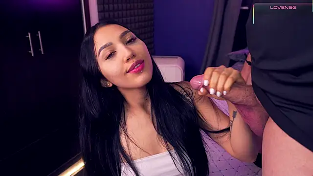 bull vixen2001 online show from December 1, 2025, 10:43 pm