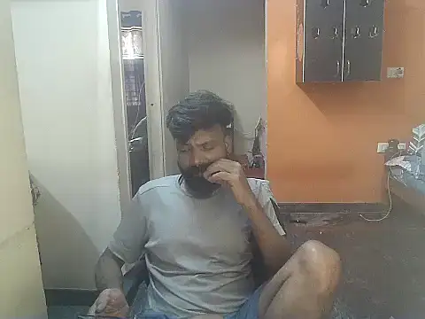 Snapshot of Indiaguy4u chatting on February 16, 2025, 3:15 am Indiaguy4u online show from February 16, 2025, 3:15 am