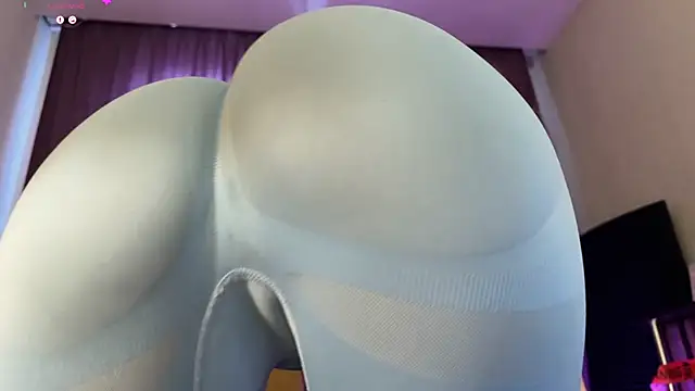 VeronikaAv online show from November 9, 2025, 6:17 am