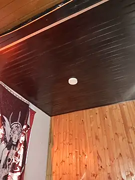  Laary online show from November 24, 2025, 9:15 pm