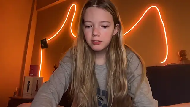 -veranito- online show from September 26, 2025, 3:02 am