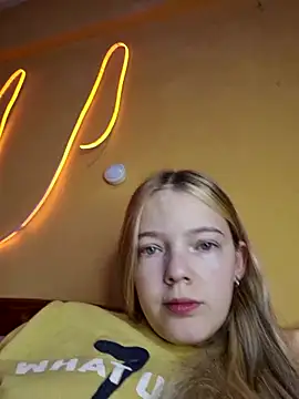 -veranito- online show from March 11, 2025, 3:04 am