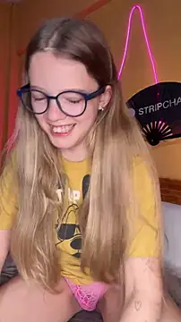 -veranito- online show from April 15, 2026, 3:12 am