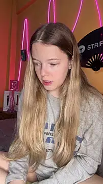 -veranito- online show from April 8, 2026, 3:08 am