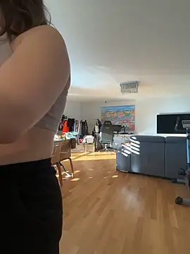 Snapshot of TheCinderella chatting on February 3, 2026, 2:44 pm TheCinderella online show from February 3, 2026, 2:44 pm