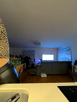 TheCinderella online show from December 4, 2025, 5:34 pm