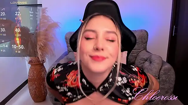 chloerossi online show from October 31, 2025, 4:58 pm