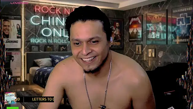 Snapshot of chino_roz chatting on July 13, 2026, 8:57 am chino roz online show from July 13, 2026, 8:57 am