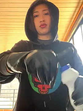 adila anich online show from November 27, 2025, 7:36 pm