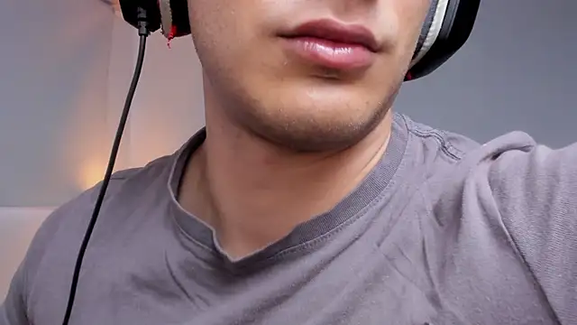 Snapshot of AlexRivera6 chatting on January 10, 2025, 10:36 pm AlexRivera6 online show from January 10, 2025, 10:36 pm