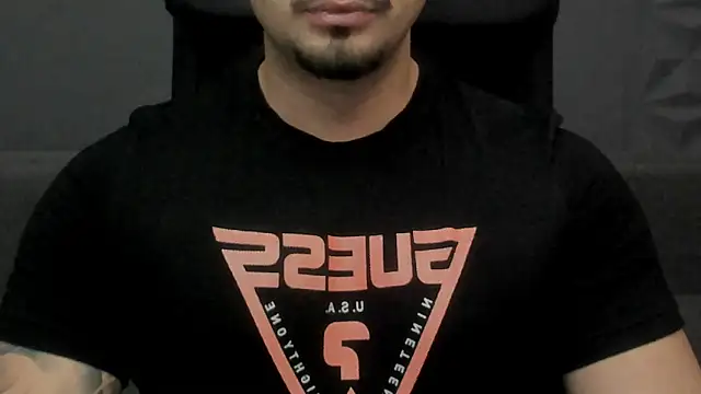 TonyWilcox online show from November 5, 2025, 5:32 am