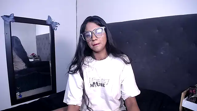 Delilah Blazee online show from February 28, 2026, 8:41 pm