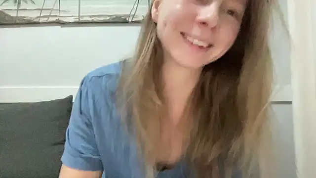 SweetLucy96 online show from January 15, 2025, 8:05 pm