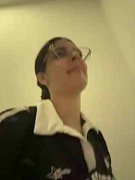 Snapshot of _Niah_ chatting on January 6, 2026, 8:35 pm Niah online show from January 6, 2026, 8:35 pm