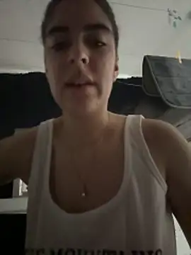 Snapshot of _Niah_ chatting on December 14, 2025, 11:21 pm Niah online show from December 14, 2025, 11:21 pm