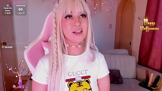 Mia-Bloom online show from October 15, 2025, 11:24 pm