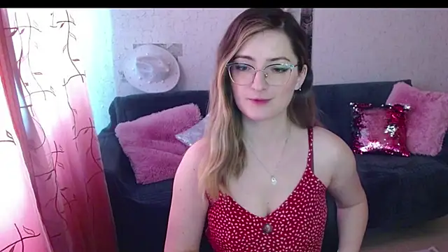 Snapshot of Arielsssplash chatting on June 26, 2026, 5:46 am Arielsssplash online show from June 26, 2026, 5:46 am