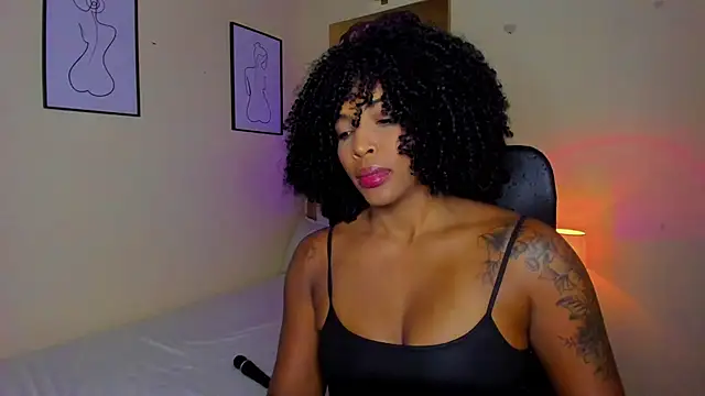 AitanaBrown  online show from November 3, 2025, 11:19 pm