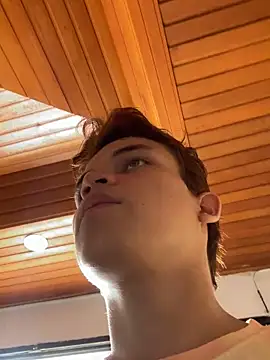 Leon Wild online show from April 21, 2026, 4:02 pm