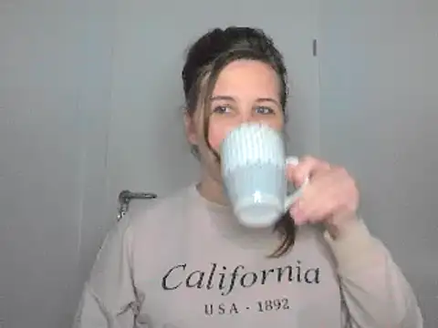 Snapshot of loveis007 chatting on March 17, 2025, 9:35 pm loveis007 online show from March 17, 2025, 9:35 pm