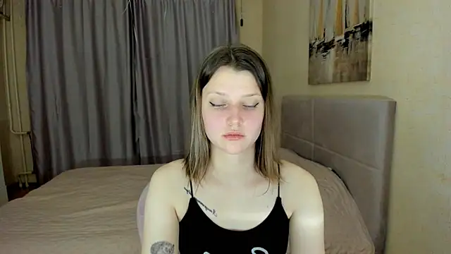 SoniNesti online show from October 24, 2025, 4:17 pm