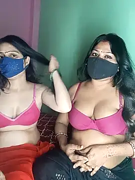 Snapshot of cutee__crazy chatting on October 16, 2025, 6:05 pm cutee crazy online show from October 16, 2025, 6:05 pm