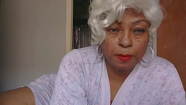 MSweetLindaParks online show from October 5, 2025, 4:20 pm