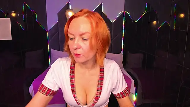 NikaGentle online show from October 5, 2025, 5:31 am