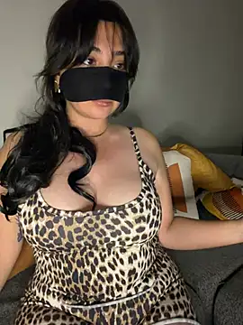 Snapshot of _L0VE_ME chatting on May 28, 2026, 10:48 pm L0VE ME online show from May 28, 2026, 10:48 pm