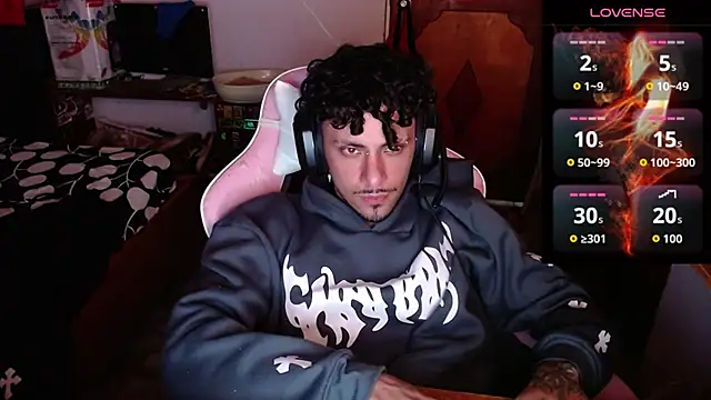 Apolo S online show from April 12, 2026, 4:27 am