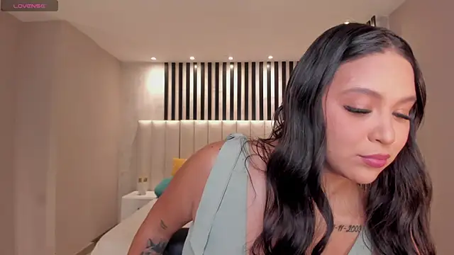 Snapshot of ToriCrossX chatting on November 26, 2025, 12:54 am ToriCrossX online show from November 26, 2025, 12:54 am