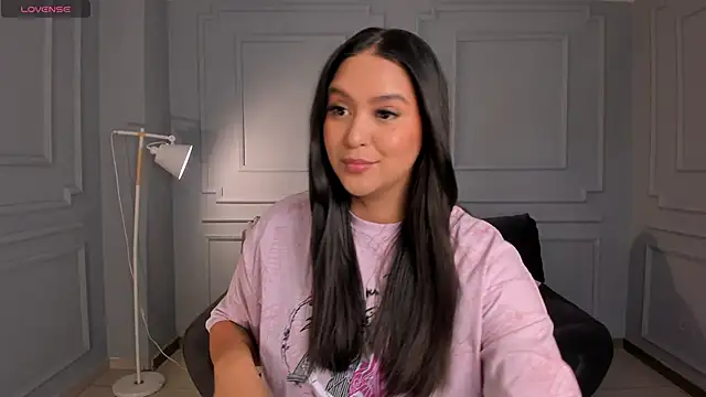 Snapshot of ToriCrossX chatting on December 1, 2025, 12:44 am ToriCrossX online show from December 1, 2025, 12:44 am