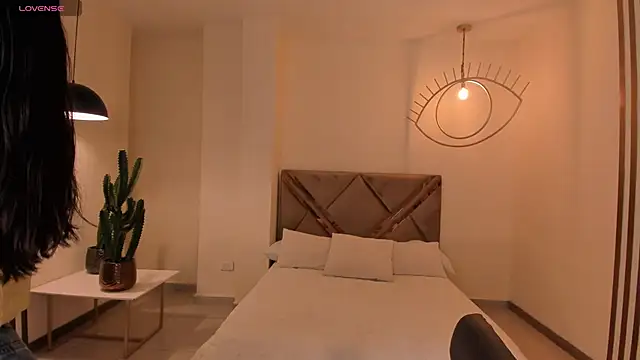 Snapshot of ToriCrossX chatting on November 29, 2025, 12:49 pm ToriCrossX online show from November 29, 2025, 12:49 pm