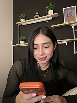 isabella jade online show from February 14, 2026, 10:21 pm