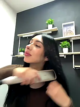 Snapshot of isabella_jade chatting on December 18, 2025, 8:34 pm isabella jade online show from December 18, 2025, 8:34 pm