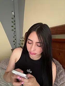 Snapshot of isabella_jade chatting on October 21, 2025, 1:21 pm isabella jade online show from October 21, 2025, 1:21 pm