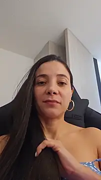 Snapshot of miaeyes chatting on November 28, 2025, 1:22 pm miaeyes online show from November 28, 2025, 1:22 pm