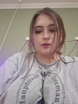 Yammy Yumi online show from May 20, 2026, 2:36 pm