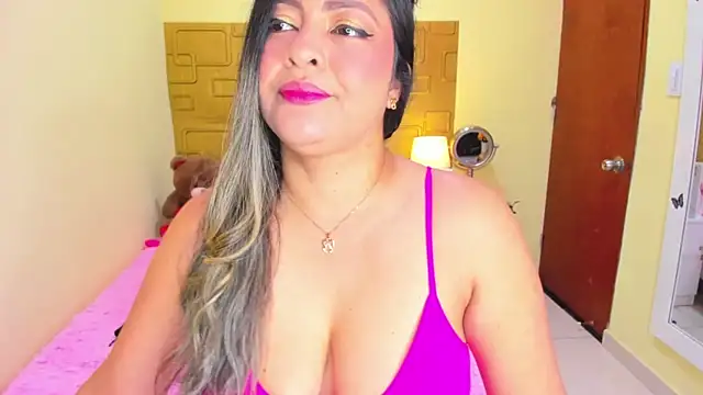 Julia Haye online show from November 19, 2025, 10:21 pm