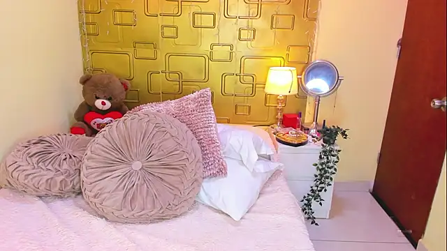 Julia Haye online show from March 21, 2026, 8:30 am