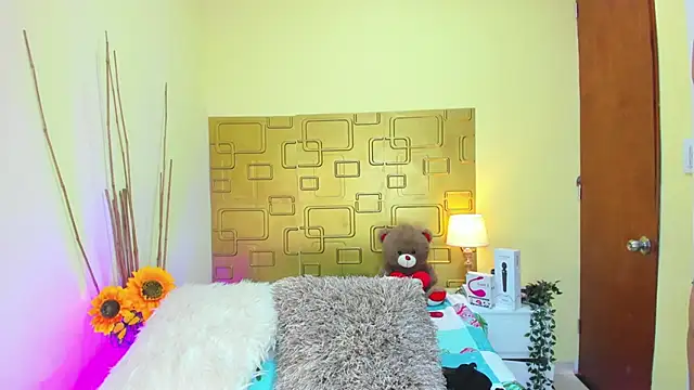 Julia Haye online show from March 22, 2025, 12:57 pm