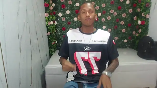 ManSant online show from November 5, 2025, 1:47 pm