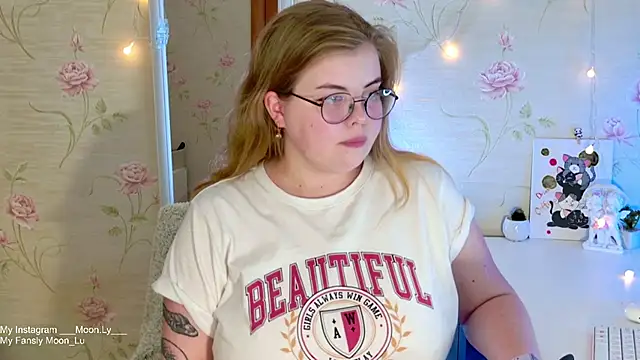 sinnamon  online show from November 22, 2025, 3:11 pm