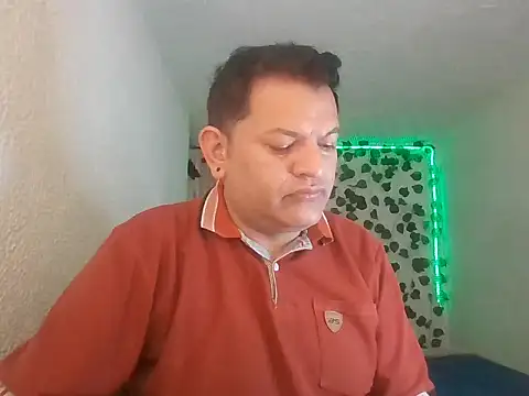Snapshot of SexDiffrent chatting on May 21, 2026, 2:58 pm SexDiffrent online show from May 21, 2026, 2:58 pm